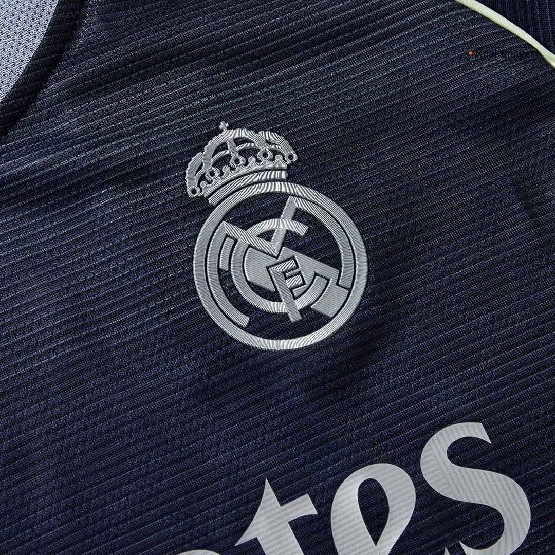 Tricouri Fotbal Real Madrid HUIJSEN #24 Deplasare 2025/26 Authentic - Premium