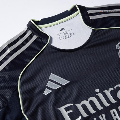 Tricouri Fotbal Real Madrid VALVERDE #8 Deplasare 2025/26 - Premium